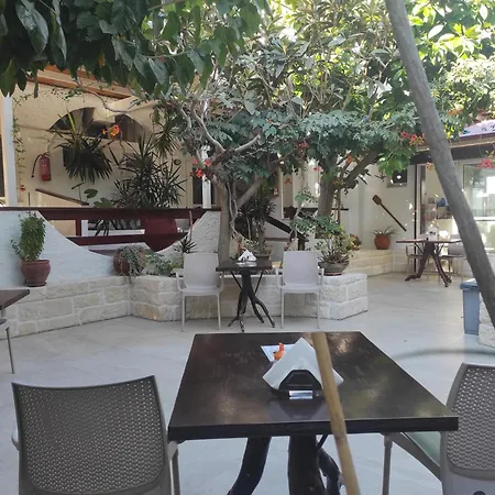Aparthotel Nikos Matala
