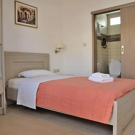 Nikos Aparthotel 3*