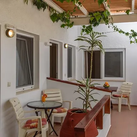 Aparthotel Nikos Matala