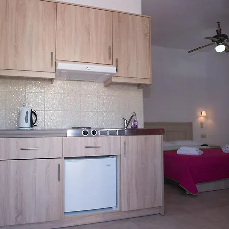 Nikos Aparthotel 3*