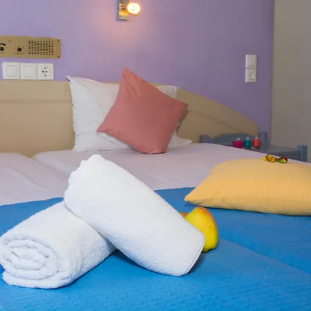 Nikos Apartahotel