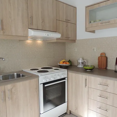 Aparthotel Nikos 3*