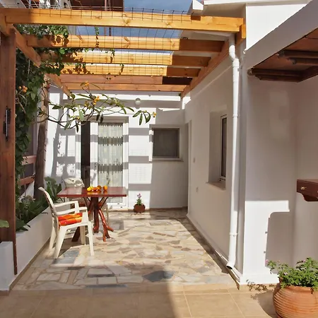 Apartahotel Nikos 3*