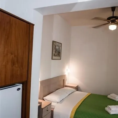 Nikos Aparthotel