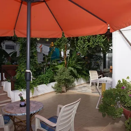 Nikos Aparthotel