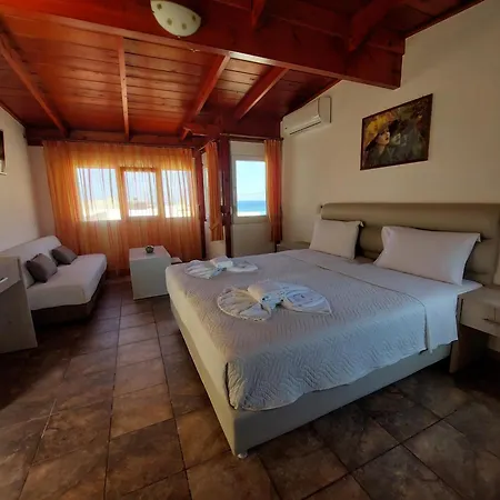 Nikos Aparthotel 3*