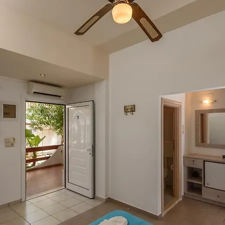 Nikos Aparthotel Matala