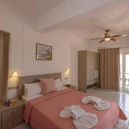 Nikos Aparthotel 3*